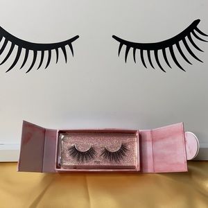 Lexi’s Lashes style number F50